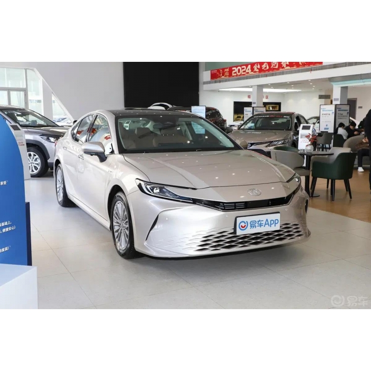 TOYOTA CAMRY 2024 гибридный 2.0HG передний привод 
