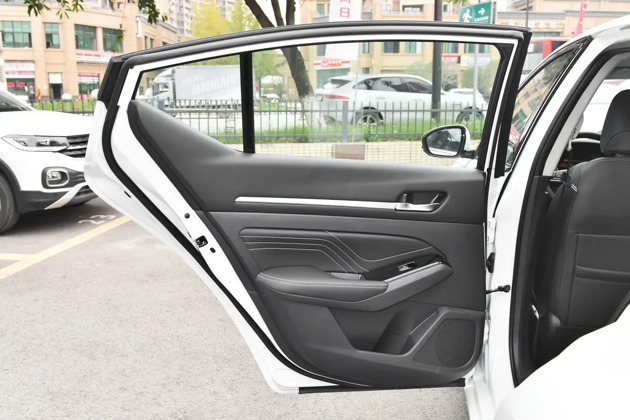 Nissan Altima VI (L34) Рестайлинг (XL 2.0 CVT)