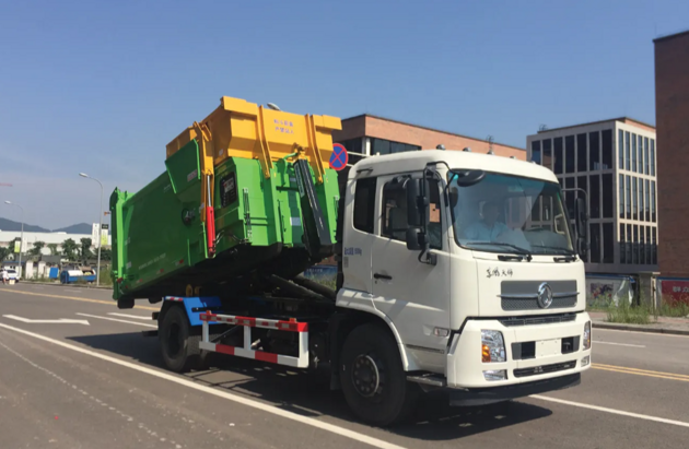 Автомобиль с тяговым рычагом-крюком